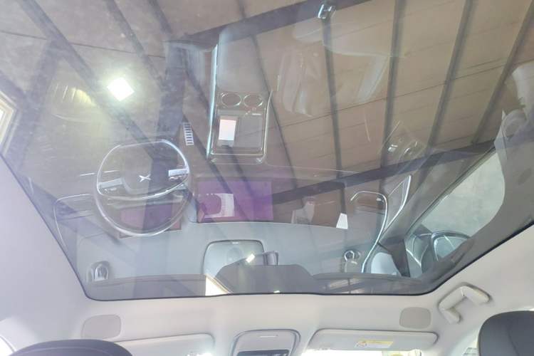 Used XPeng G9 2022 650 Performance Edition Max Headliner