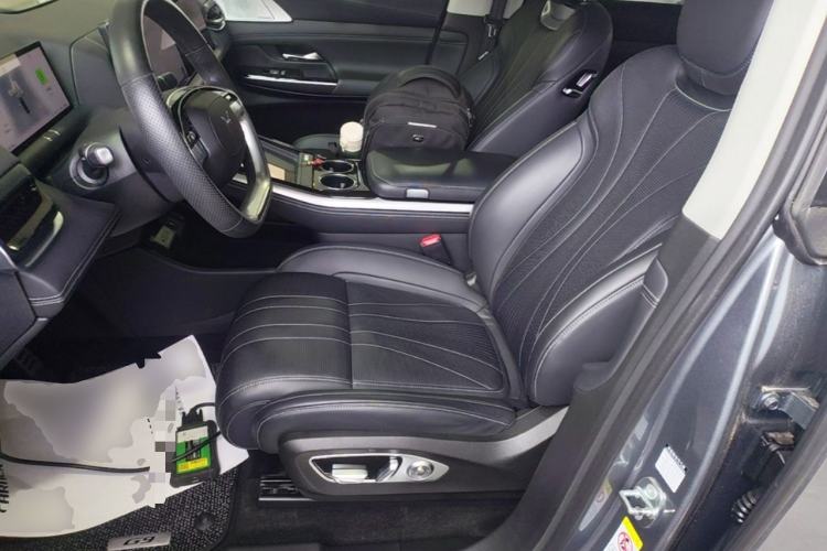 Used XPeng G9 2022 650 Performance Edition Max Left Front Seat