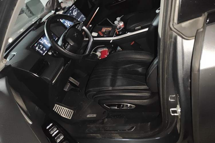 Used XPeng G9 2022 650 Performance Edition Max Left Front Seat