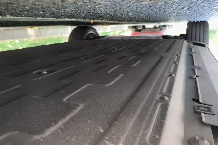 Used XPeng G9 2022 702 Max Left Side Sill