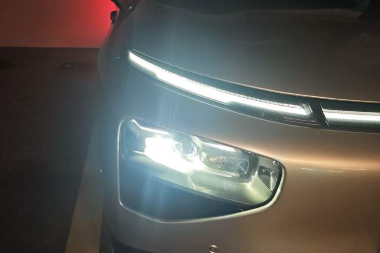 Used XPeng G9 2022 570 Pro Right Front Headlight