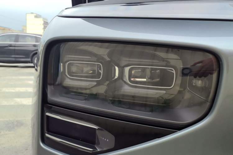Used XPeng G9 2022 650 Performance Edition Pro Right Front Headlight