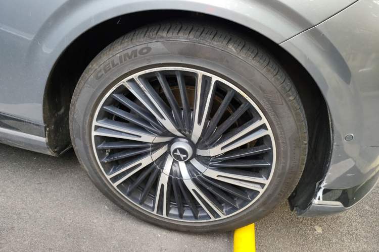 Used XPeng G9 2022 650 Performance Edition Max Right Front Wheel Hub