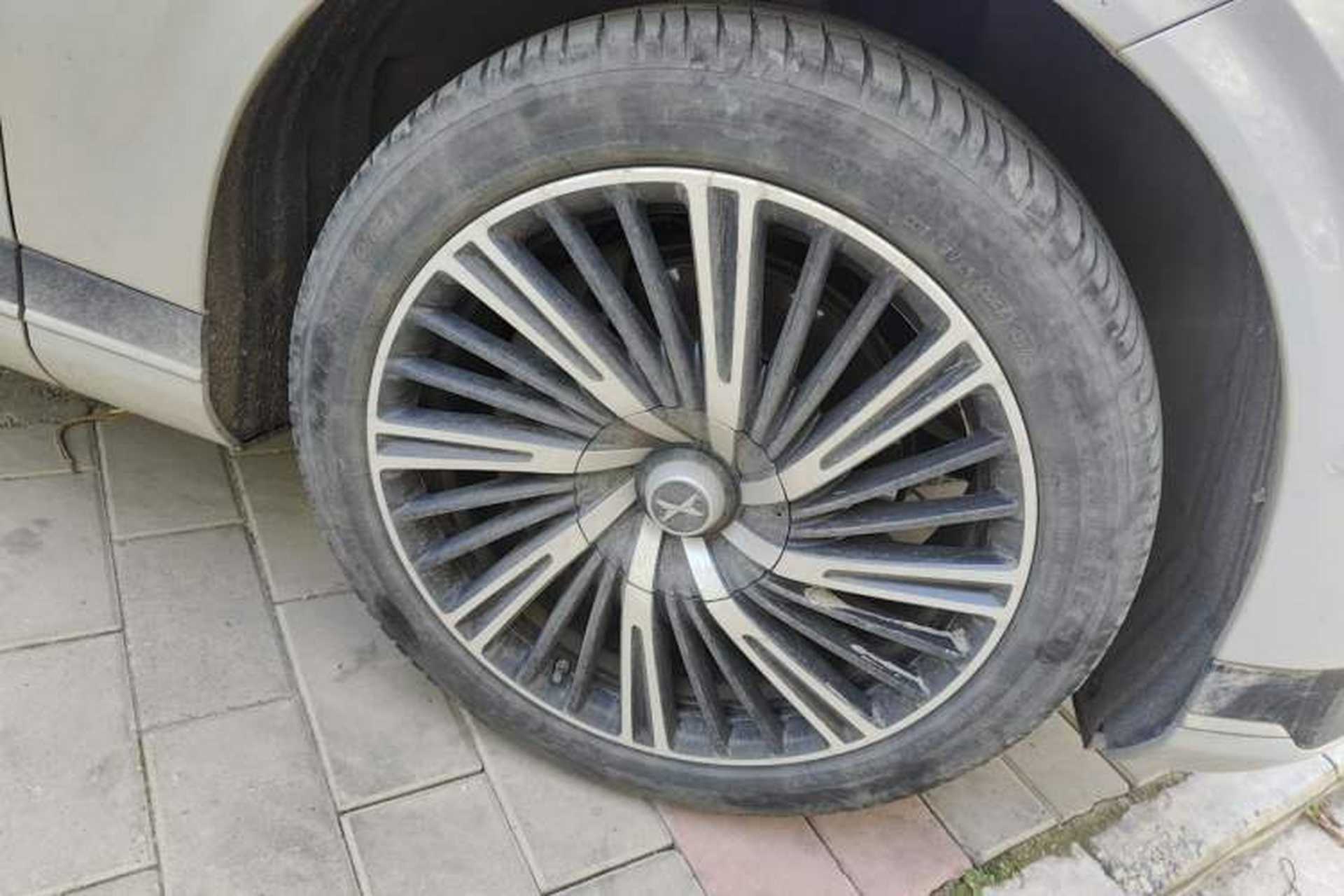 Used XPeng G9 2022 570 Pro Right Front Wheel Hub