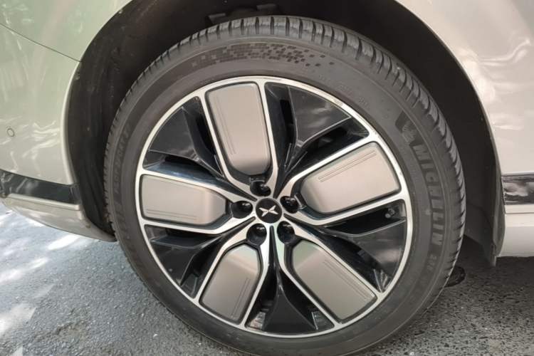 Used XPeng G9 2022 702 Max Right Rear Wheel Hub