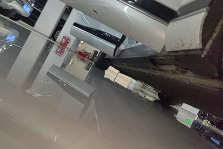 Used XPeng G9 2022 650 Performance Edition Max Right Side Sill