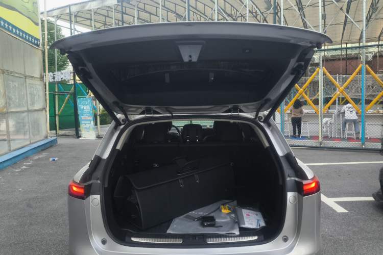 Used XPeng G9 2022 650 Performance Edition Max Trunk