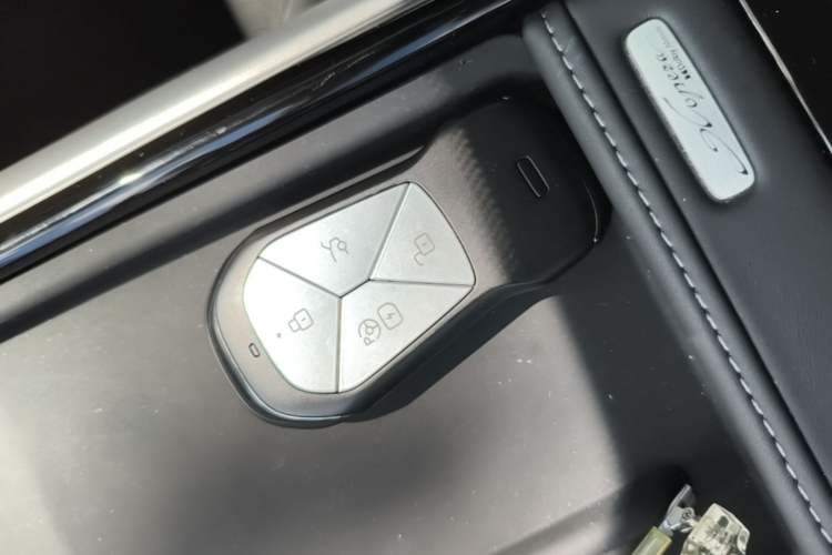Used XPeng G9 2022 702 Max Vehicle Key