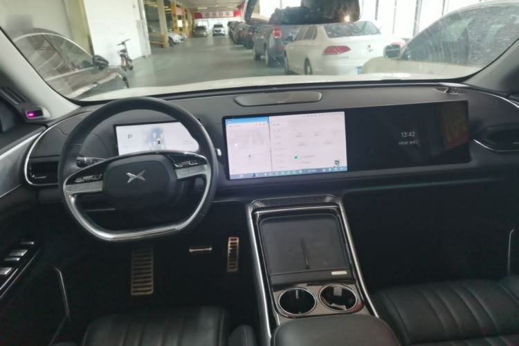 Used XPeng G9 2022 650 Performance Edition Max Center Console