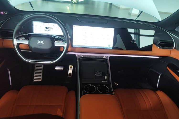 Used XPeng G9 2022 650 Performance Edition Max Center Console