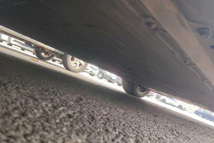 Used XPeng G9 2022 702 Pro Chassis Front Left