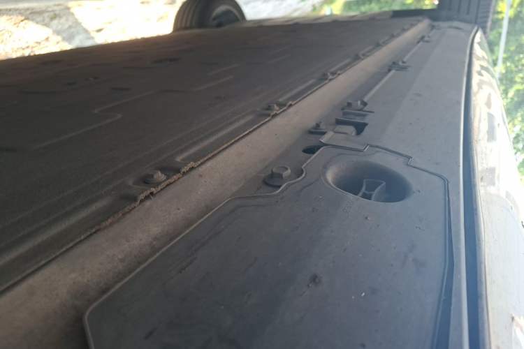 Used XPeng G9 2022 702 Pro Chassis Front Right
