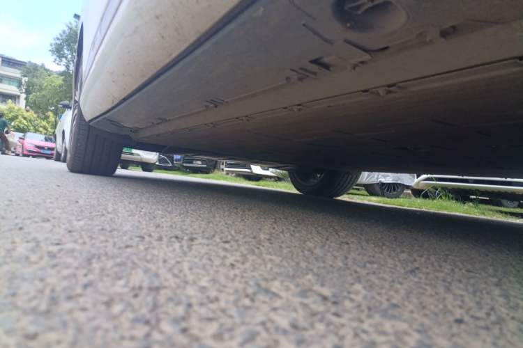 Used XPeng G9 2022 702 Pro Chassis Front Right