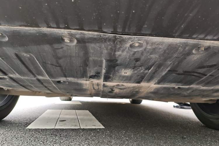 Used XPeng G9 2022 570 Pro Chassis Rear