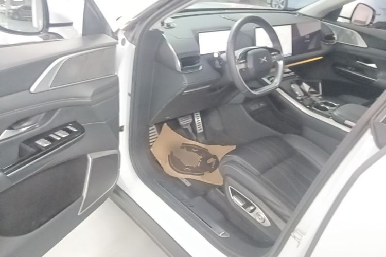 Used XPeng G9 2022 Edition 650 Commemorative Model Driver Seat
