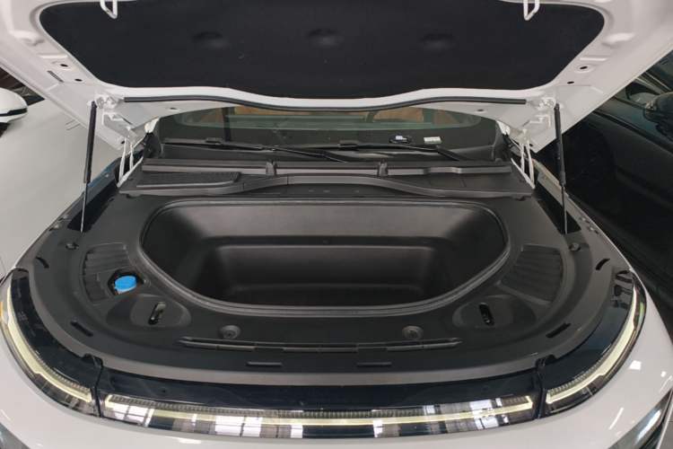 Used XPeng G9 2022 702 Max Engine Bay