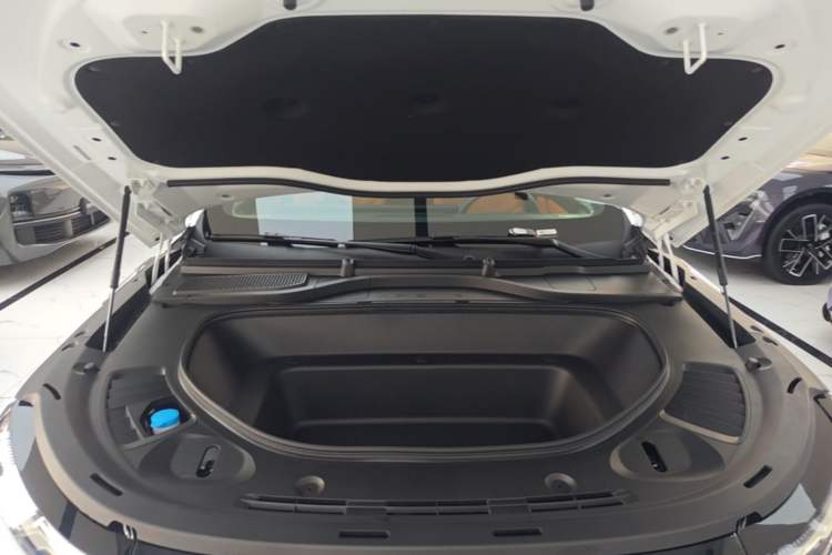 Used XPeng G9 2022 650 Performance Edition Max Engine Bay