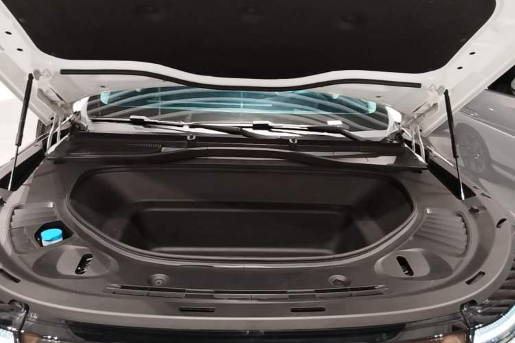 Used XPeng G9 2022 702 Pro Engine Bay