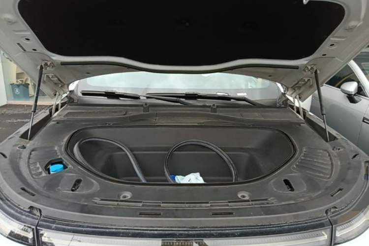 Used XPeng G9 2022 570 Pro Engine Bay