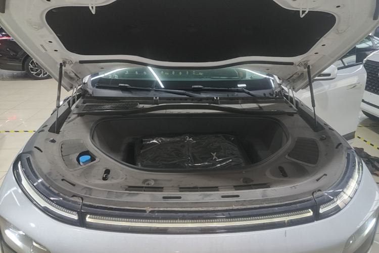 Used XPeng G9 2022 570 Pro Engine Bay