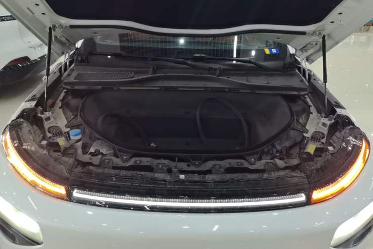 Used XPeng G9 2022 702 Max Engine Bay