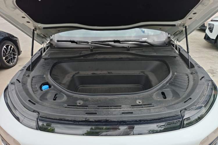 Used XPeng G9 2022 702 Max Engine Bay