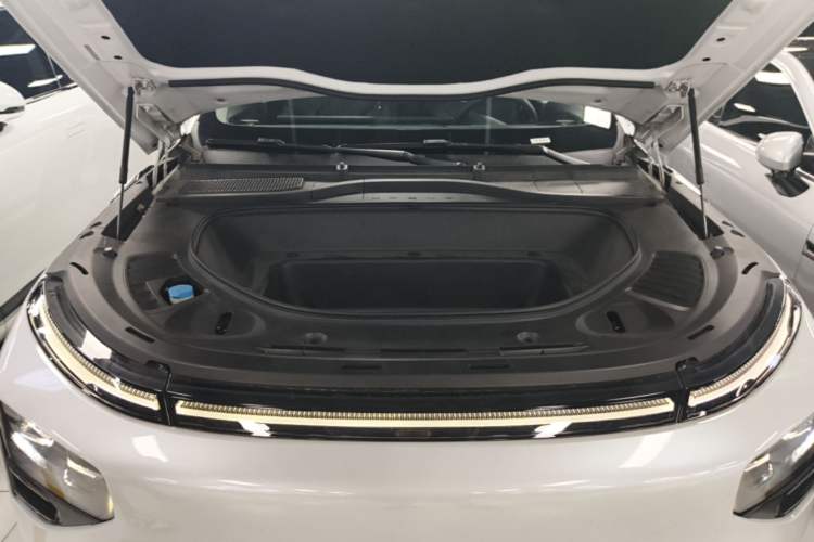 Used XPeng G9 2022 702 Max Engine Bay