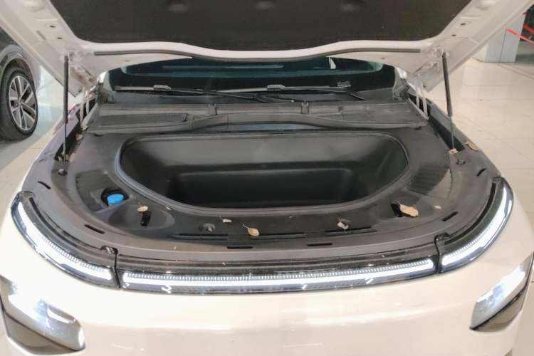 Used XPeng G9 2022 570 Plus Engine Bay