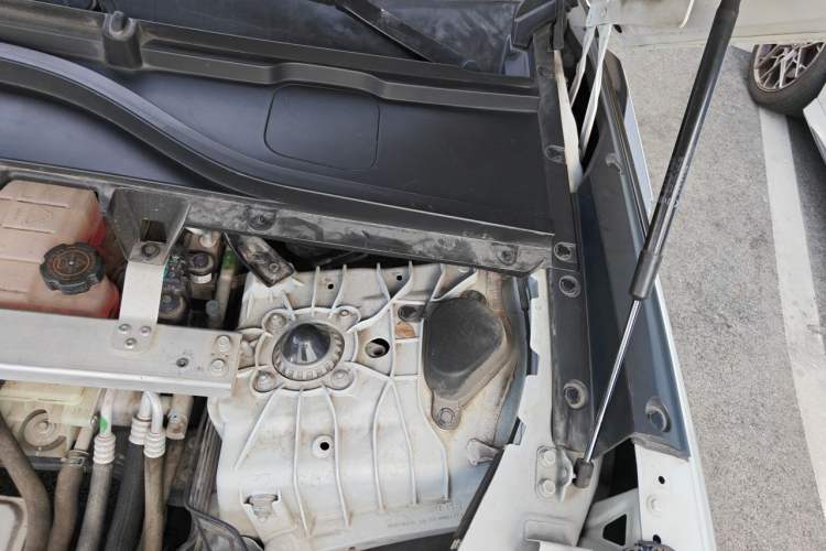 Used XPeng G9 2022 702 Pro Engine Bay Left