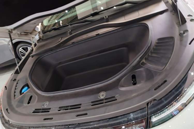 Used XPeng G9 2022 702 Pro Engine Bay