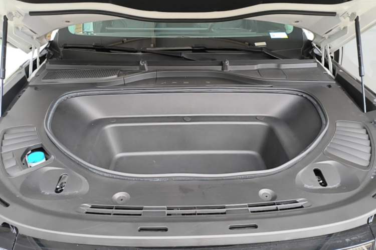 Used XPeng G9 2022 702 Pro Engine Bay