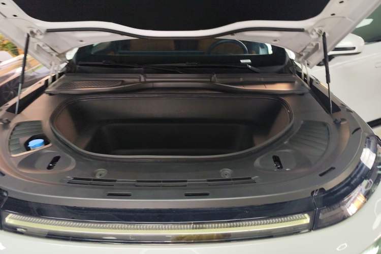 Used XPeng G9 2022 702 Max Engine Bay