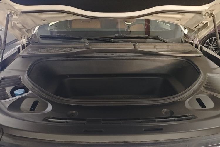 Used XPeng G9 2022 570 Max Engine Bay