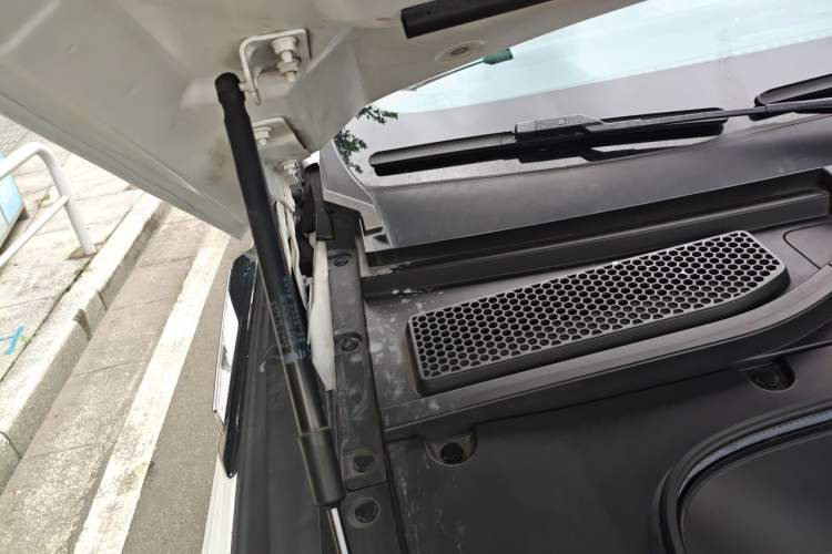 Used XPeng G9 2022 570 Pro Engine Bay Right