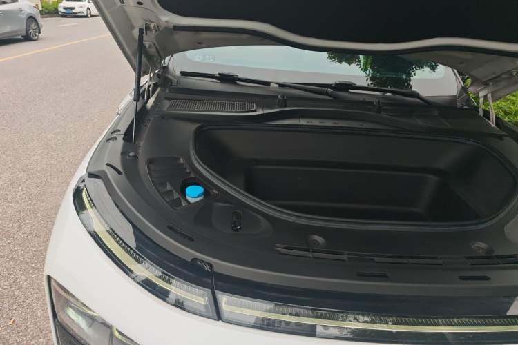 Used XPeng G9 2022 570 Pro Engine Bay Right