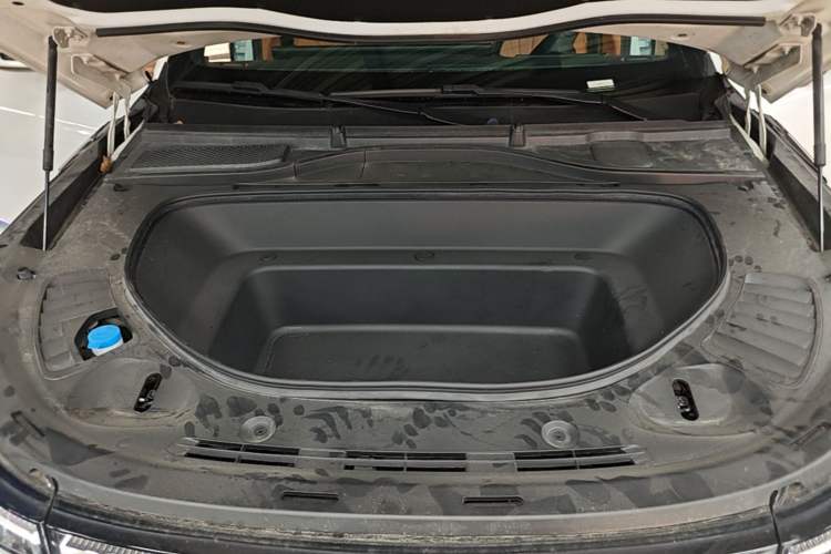 Used XPeng G9 2022 702 Pro Engine Bay