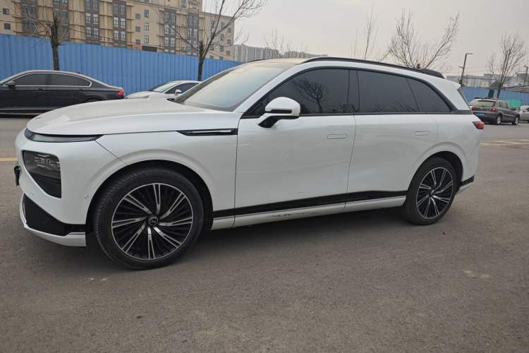 Used XPeng G9 2022 702 Pro Exterior 3