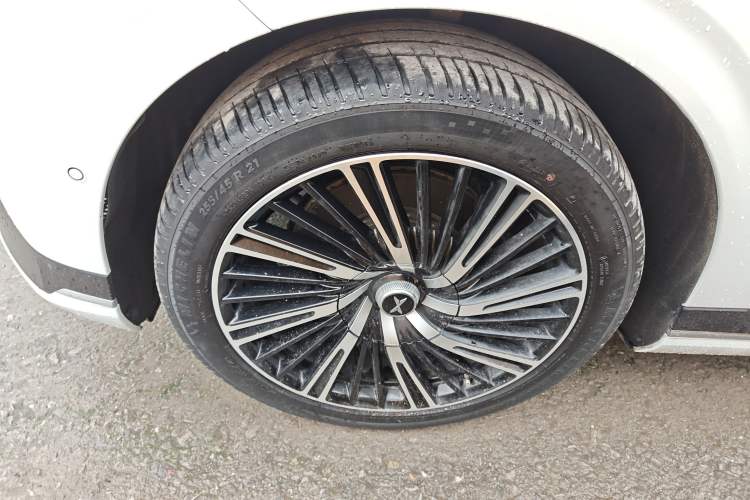Used XPeng G9 2022 702 Max Exterior 4