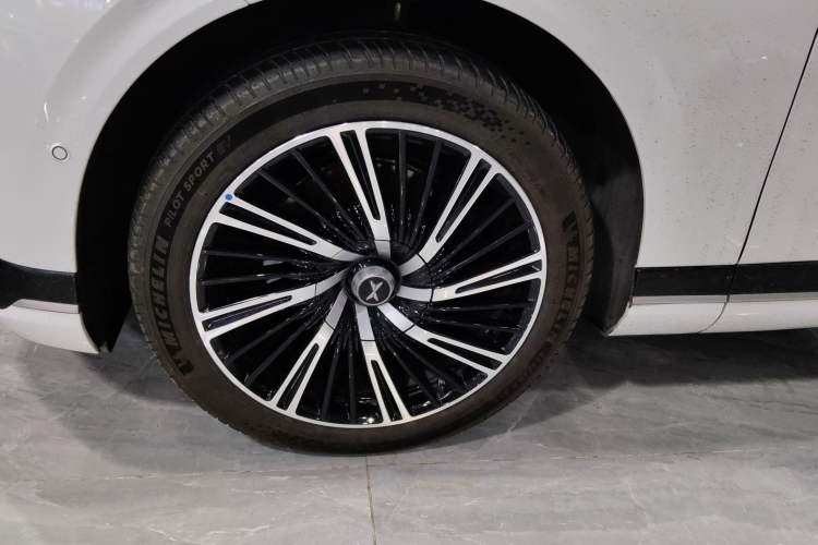 Used XPeng G9 2022 650 Performance Edition Max Exterior 4