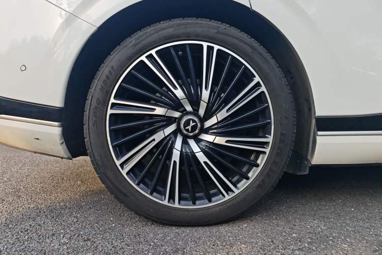 Used XPeng G9 2022 650 Performance Edition Max Exterior 4