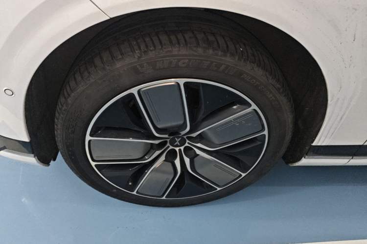 Used XPeng G9 2022 702 Pro Exterior 4