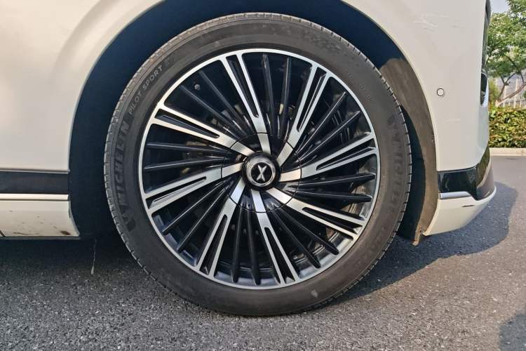 Used XPeng G9 2022 650 Performance Edition Max Exterior 5