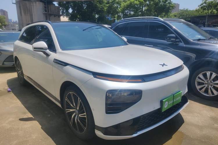 Used XPeng G9 2022 650 Performance Edition Max Front Right 45 Deg