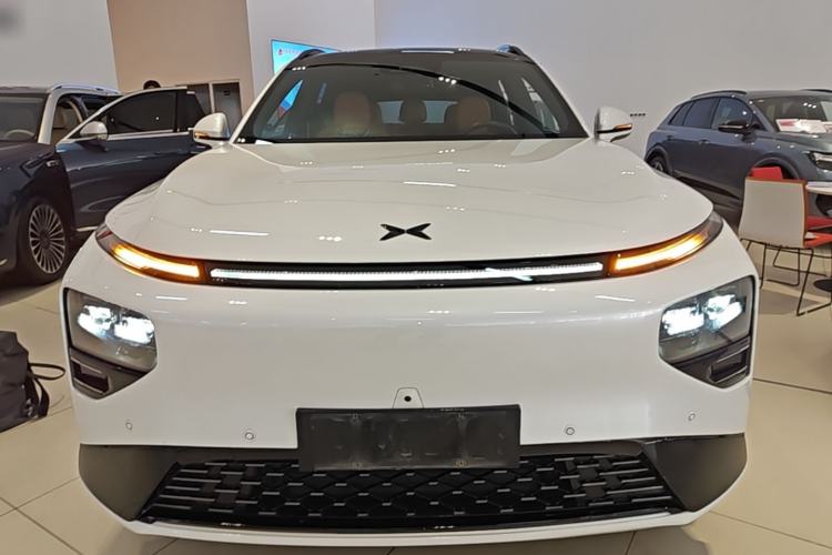 Used XPeng G9 2022 650 Performance Edition Pro Front