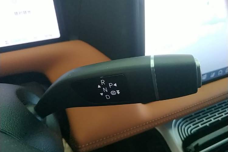 Used XPeng G9 2022 650 Performance Edition Pro Gear Lever