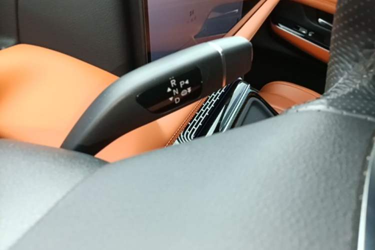 Used XPeng G9 2022 570 Pro Gear Lever