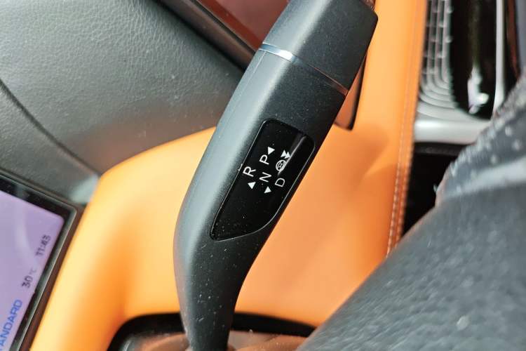 Used XPeng G9 2022 570 Pro Gear Lever