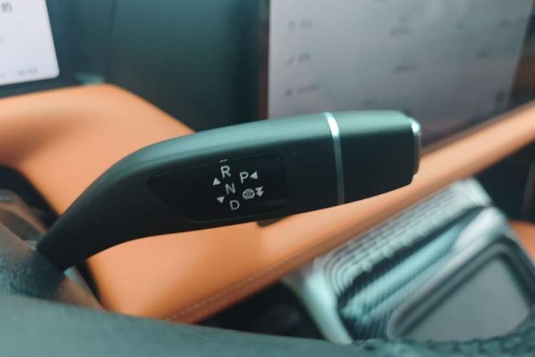 Used XPeng G9 2022 570 Pro Gear Lever