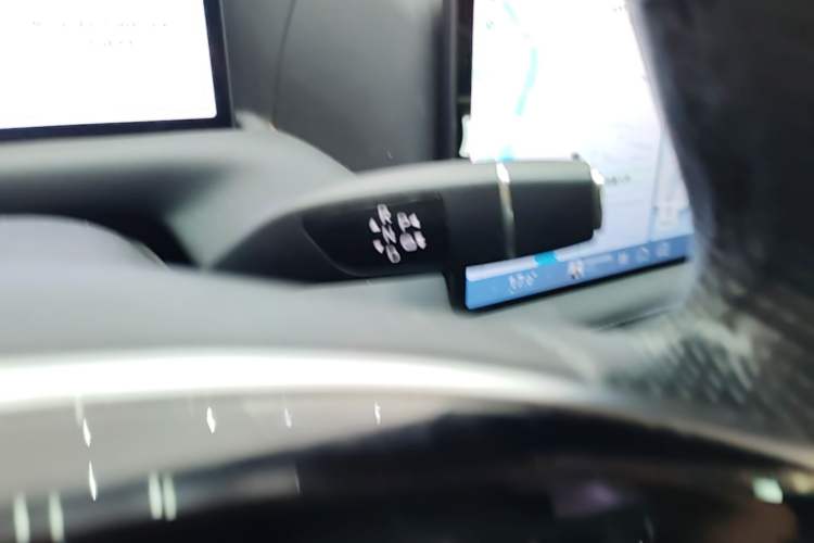 Used XPeng G9 2022 702 Pro Gear Lever