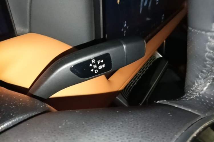 Used XPeng G9 2022 570 Pro Gear Lever